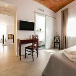 Penzion Newly Renovated W Pool & Bikeparking 4*