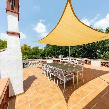 Newly Renovated W Pool & Bikeparking Guest house Girona