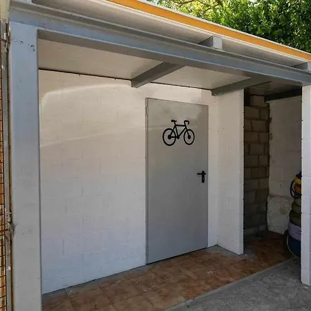 Newly Renovated W Pool & Bikeparking *