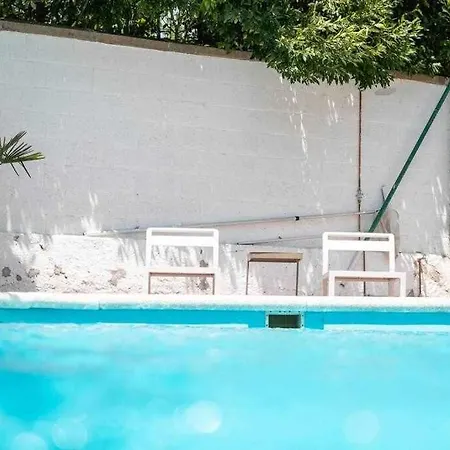 Newly Renovated W Pool & Bikeparking Guest house