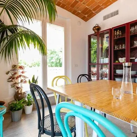 Newly Renovated W Pool & Bikeparking Guest house Girona