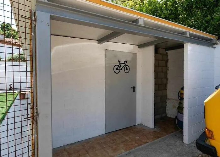 Newly Renovated W Pool & Bikeparking 4*