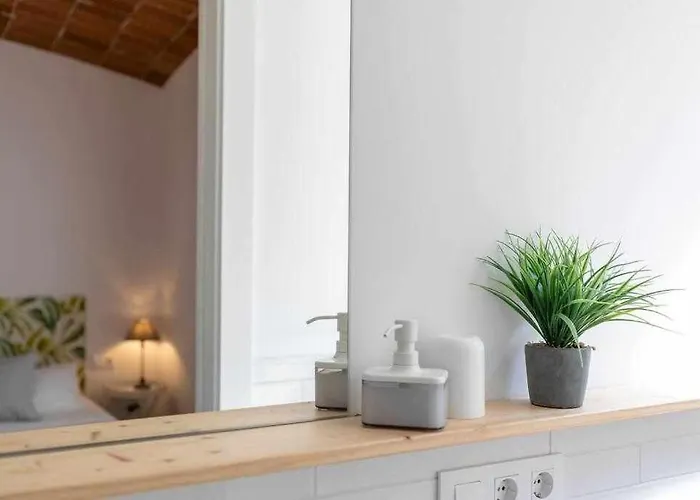 Newly Renovated W Pool & Bikeparking