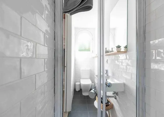 Newly Renovated W Pool & Bikeparking Konukevi Girona