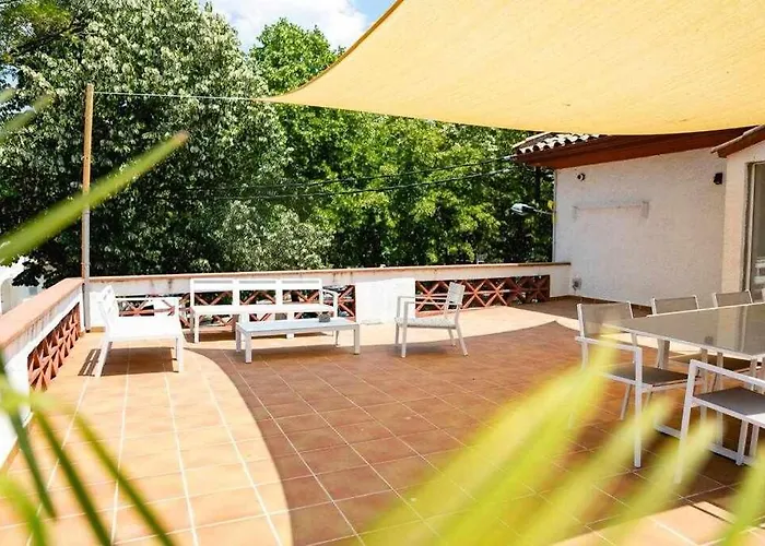 Konukevi Newly Renovated W Pool & Bikeparking Girona