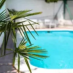 Newly Renovated W Pool & Bikeparking