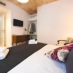 Newly Renovated W Pool & Bikeparking ジローナ