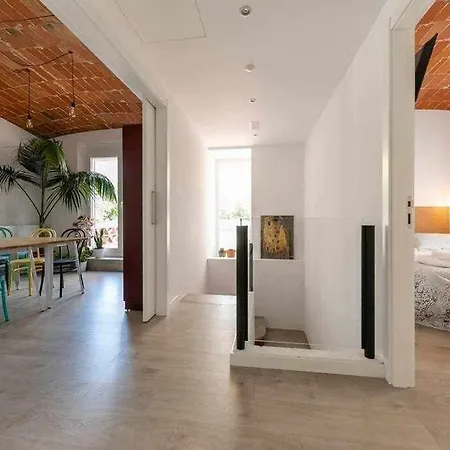 Newly Renovated W Pool & Bikeparking 4* Girona