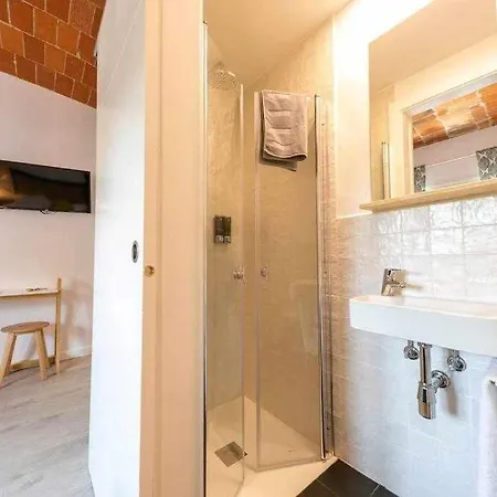 Newly Renovated W Pool & Bikeparking 4* Girona