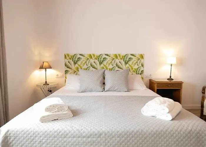 Newly Renovated W Pool & Bikeparking Πανσιόν 4*